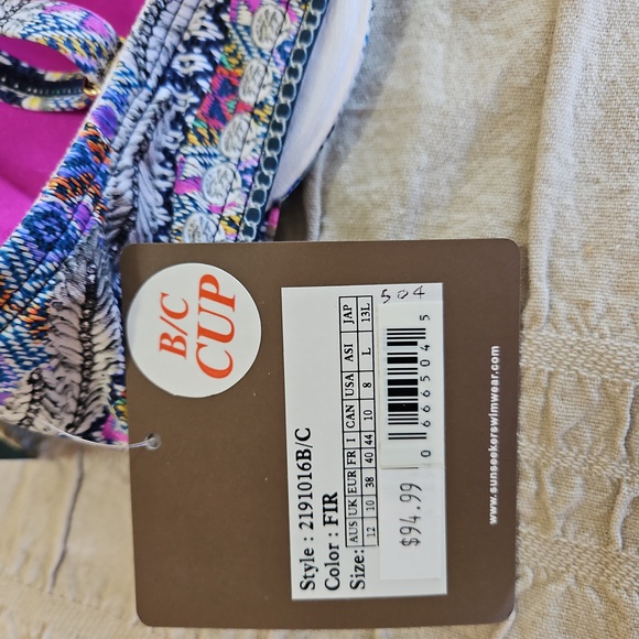 Colorful Patterned Women's Bikini Top - Picture 3 of 3